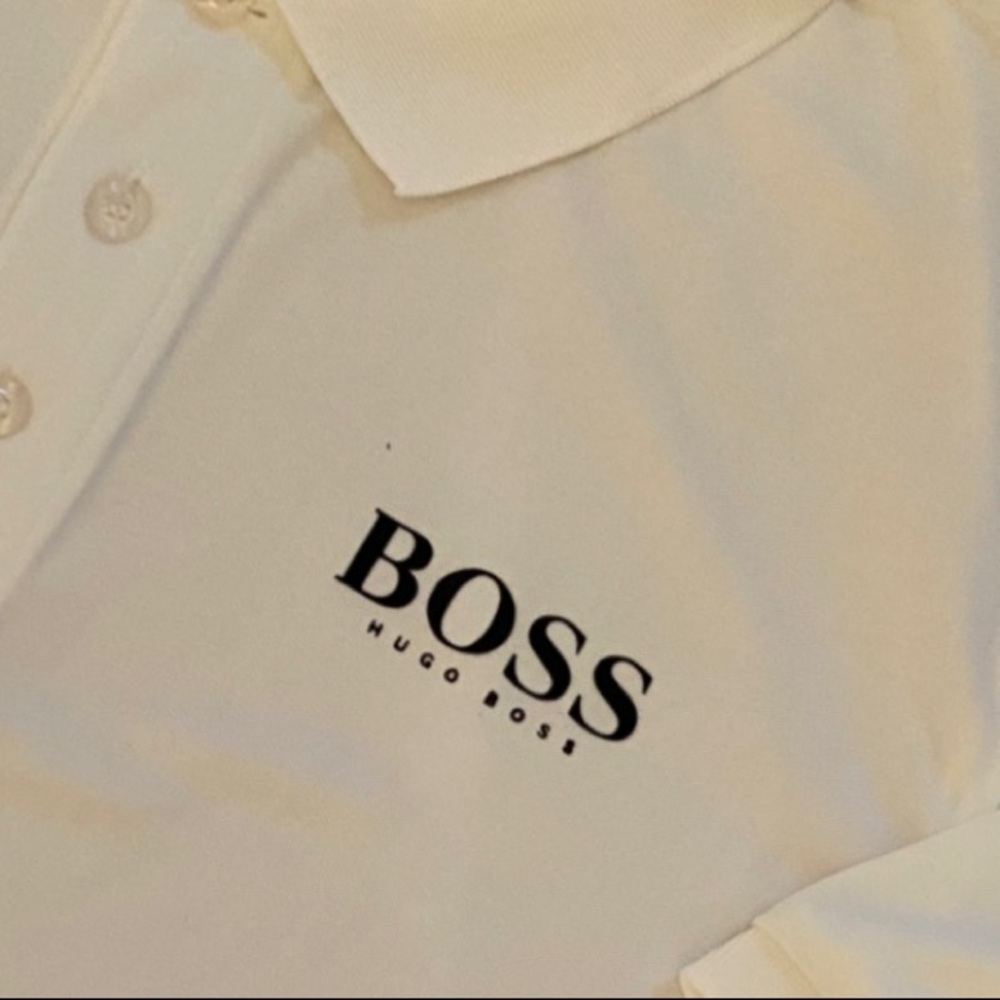 Men’s size polo shirt medium 100% polyester